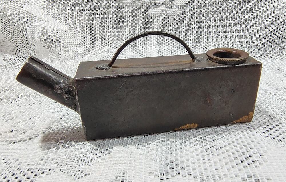antique whale oil lamp with carry handle original